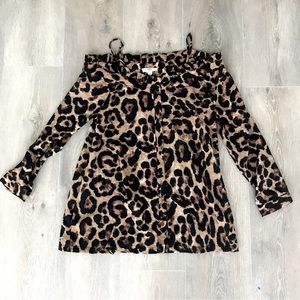 Entro leopard cold shoulder long sleeve top